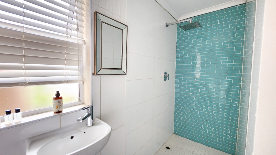 10 Bedroom Property for Sale in Bonza Bay Eastern Cape